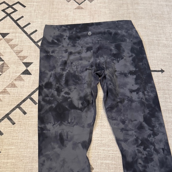 Lululemon Black Tie-Dye align tank with matching tie dye legging - Picture 5 of 8